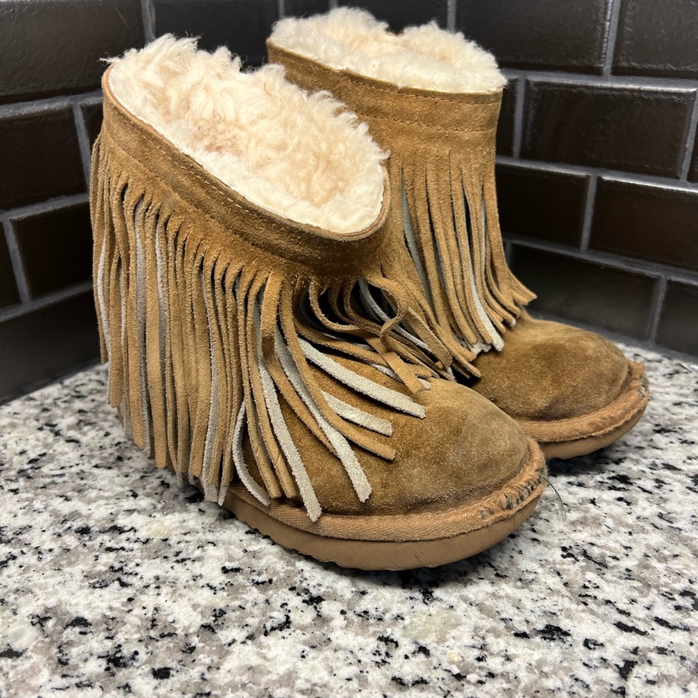 UGG girls sz 13 fringe Sherpa suede boots